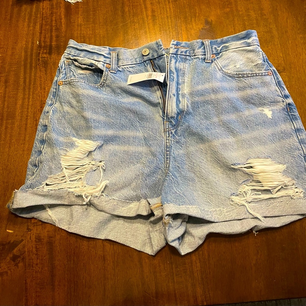 American Eagle curvy mom short